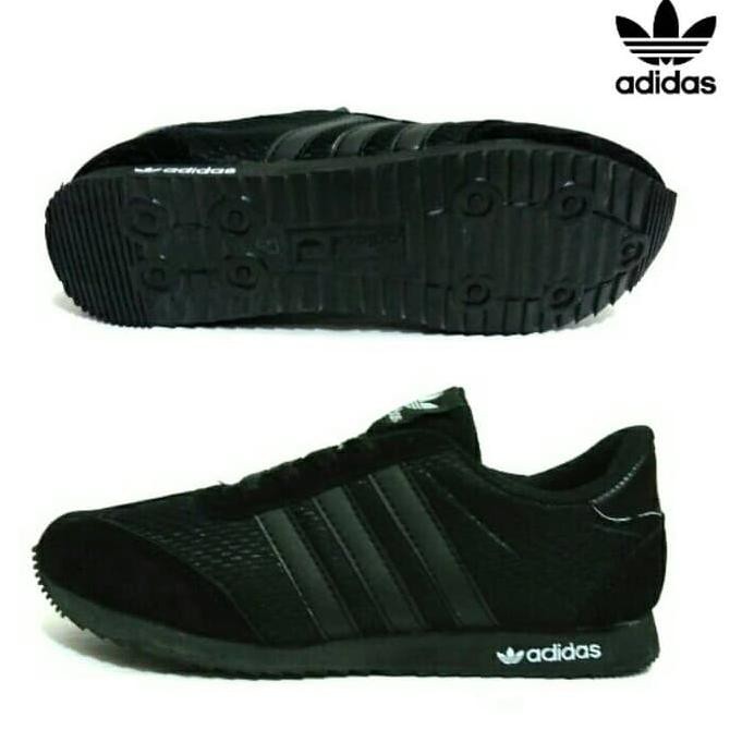Sepatu Sekolah Hitam Anak/Sepatu Adidas Full Black Cuci Gudang 