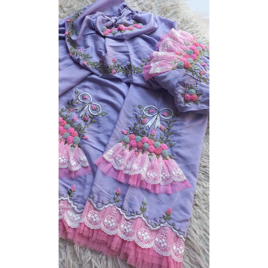 Mukena Renda Warna lilac Cantik