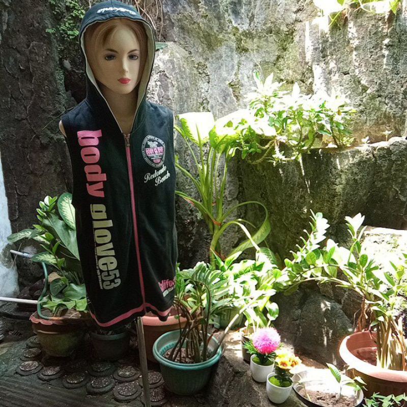 JAKET ROMPI SWEATER HOODIE TANPA LENGAN LEKBONG