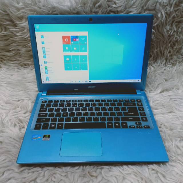 Laptop Gaming Acer Aspire V5 471G core i3 Ram 8 gb Nvdia murmer nominus siap pakai