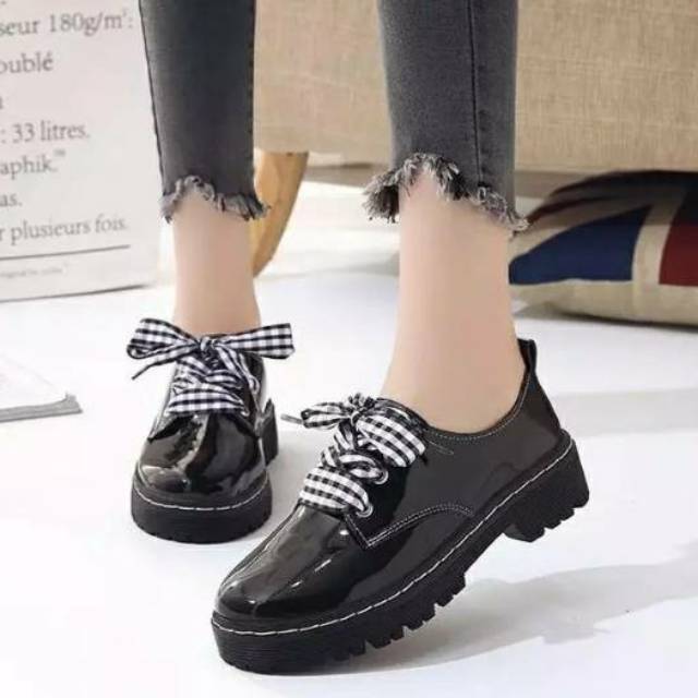 Sepatu Wanita Terbaru 2021 / Sepatu Docmart Vania / Bisa Cod