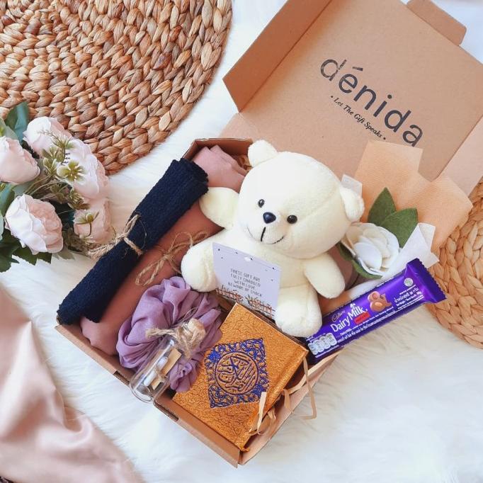 

Premium Product!!! Kado Murah, Kado Mewah, Kado Ulang Tahun, Kado Wisuda, Hampers Hijab - Paling Diminati