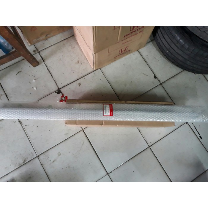 Pelipit Plipit Pintu Lis Moulding Lis Kaca Mobil Honda Crv (Kode 008))