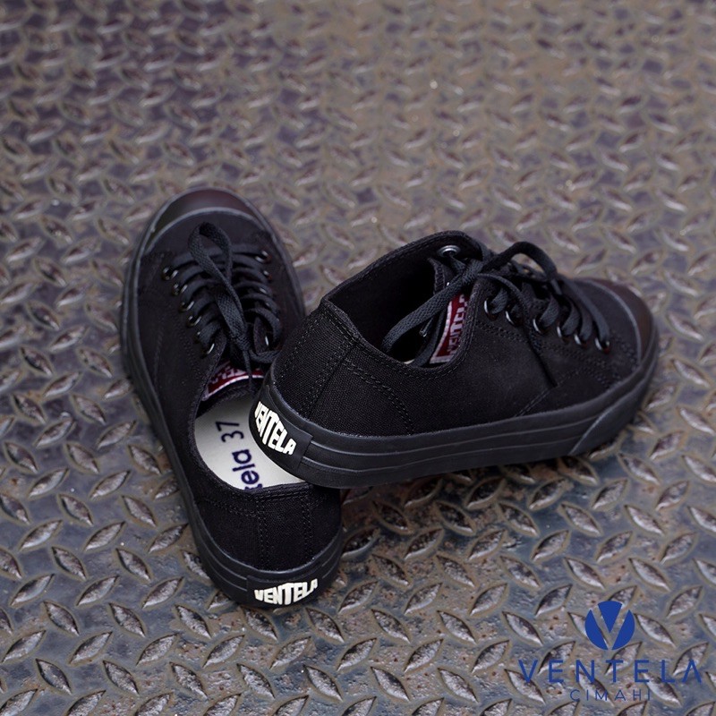 Ventela Basic Low All Black