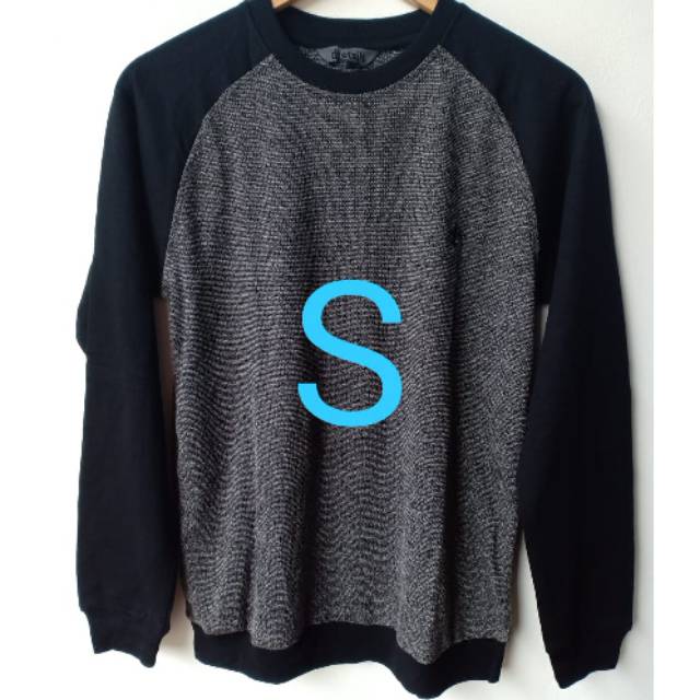 Sweater Pria Details