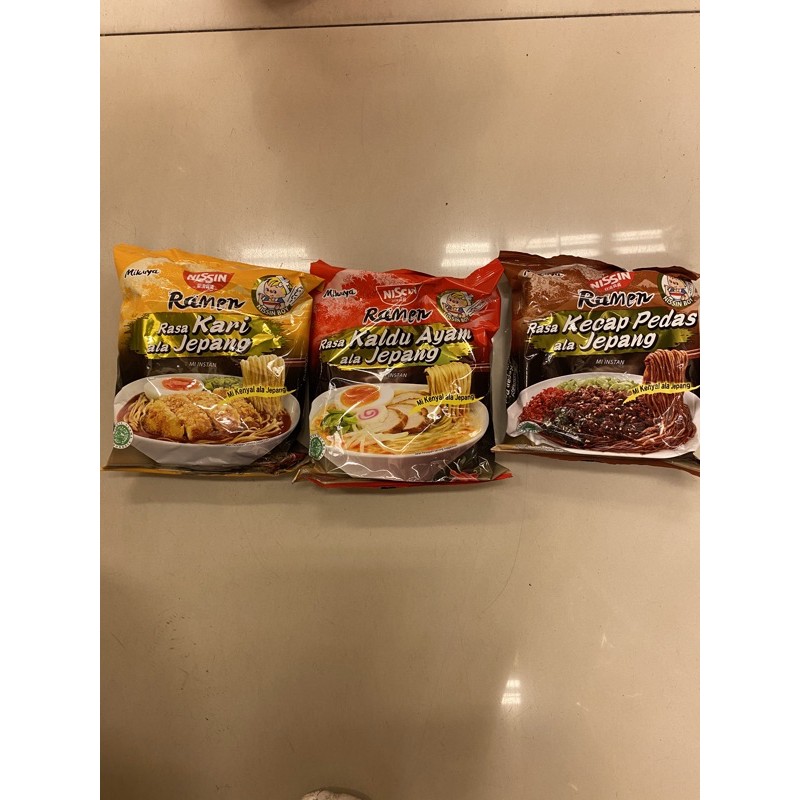

Nissin ramen kari | kaldu ayam| kecap asin ala Jepang 87 gr