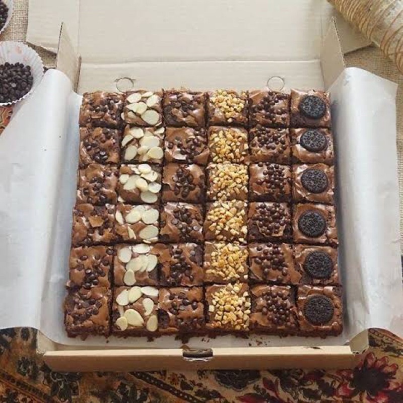 

FUDGY BROWNS DARK CHOCOLATE MURAH ENAK