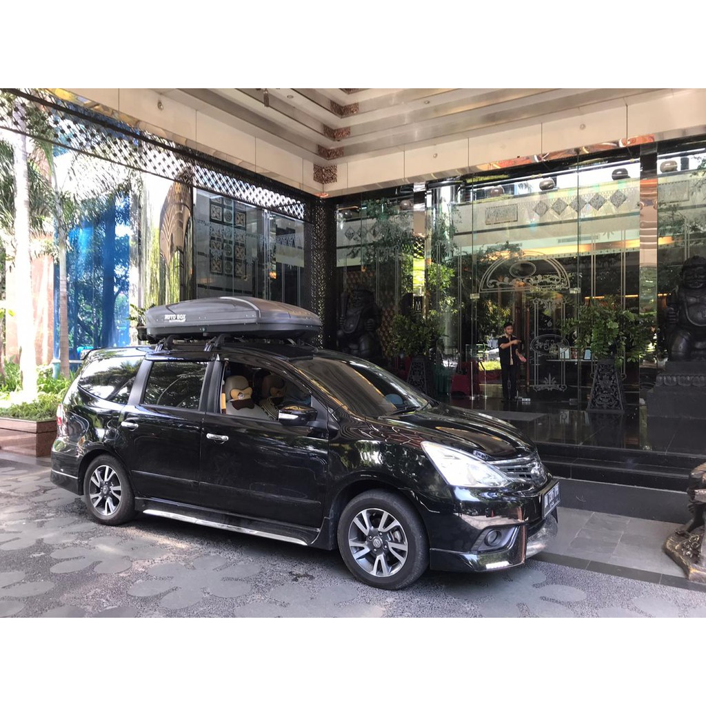 Roof box universal 650L