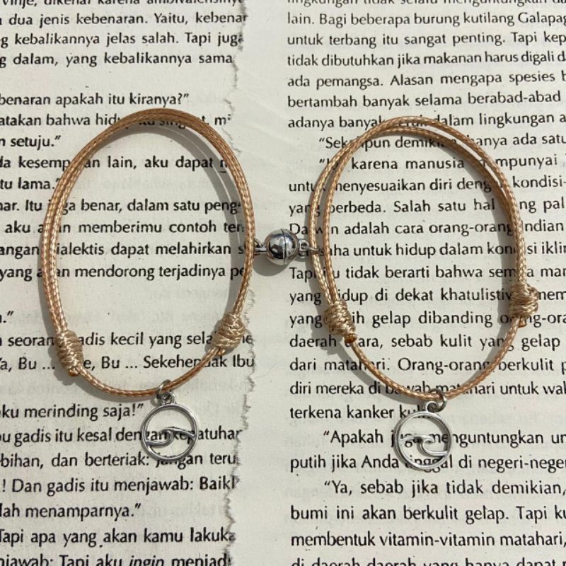 (SEPASANG) - Gelang couple karakter Round+magtet