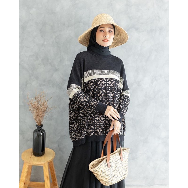 Junko Sweater by iymelsayshijab