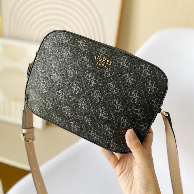 GS Camera Bag (23x16x5 cm)/ Tas Wanita Guess