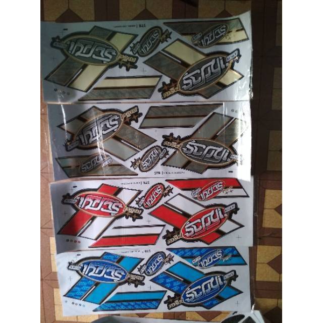 STRIPING/LIS MOTOR SCOOPY FI