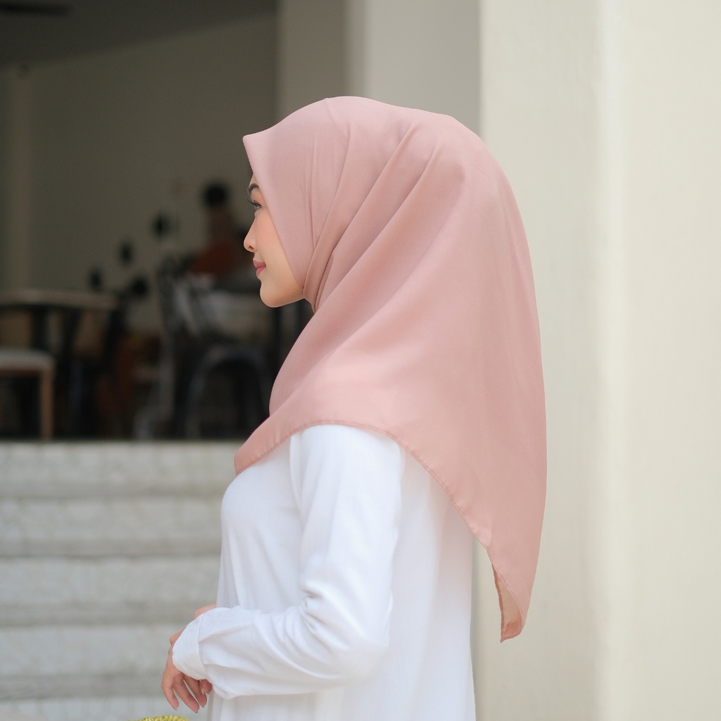 HIJAB POLLYCOTTON PREMIUM / HIJAB SEGI EMPAT / KERUDUNG SEGI EMPAT / HIJAB POLLYCOTTON / JILBAB SEGI EMPAT-2