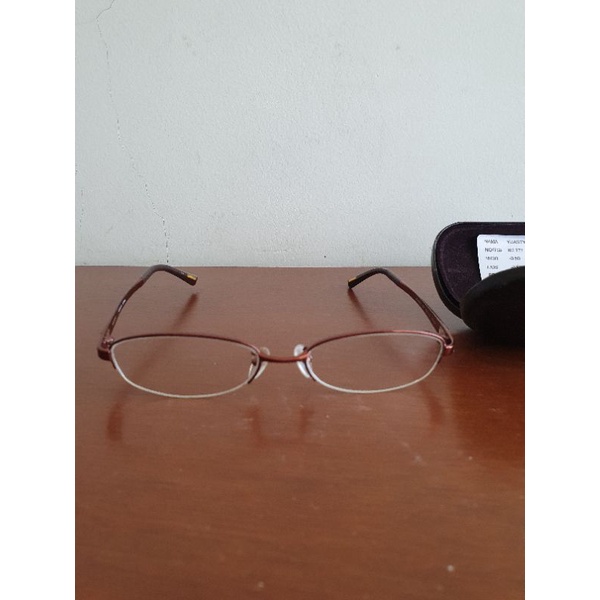 Frame Kacamata Gucci Asli Preloved. Warna merah maroon. Sangat exclusive.