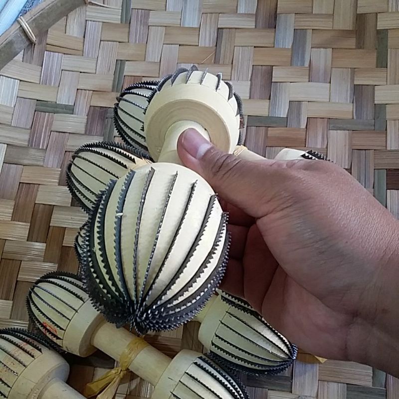 mata kukur kelapa mesin dari kayu, kukuran kelapa mesin kayu, peler, parut kelapa