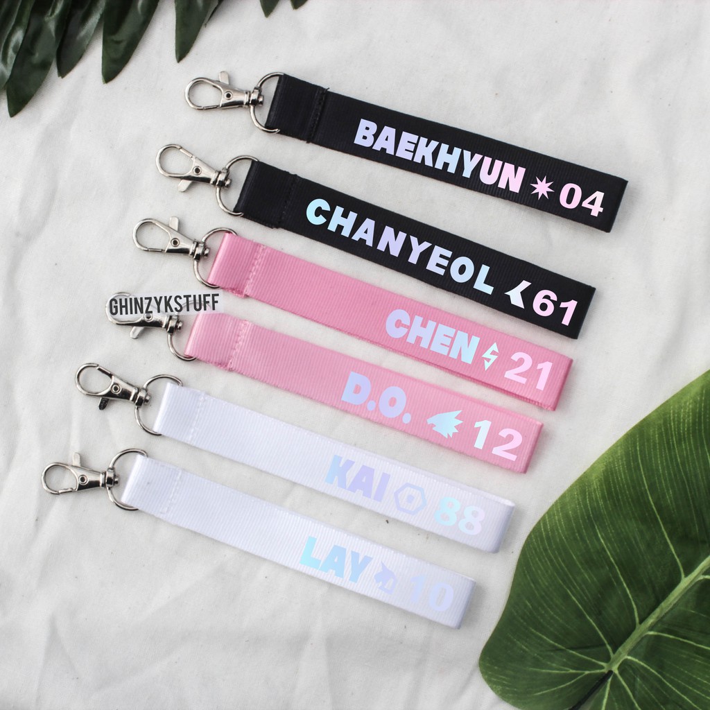 [Bayar ditempat]STRAP Hologram Gantungan Kunci Angka Exo Baekhyun Chanyeol Suho Sehun Chen Kai