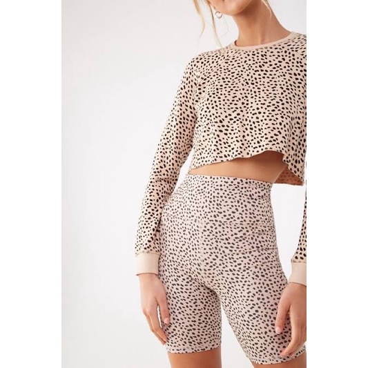 Forever21 fleece crop sweater-f21 crop nude leo