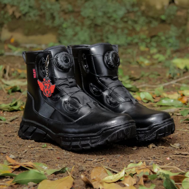 SEPATU PDL TALI PUTAR PENDEK POLANTAS BAHAN KULIT SAPI ASLI MERK APIK SEPATU PDL DINAS LAPANGAN TNI POLRI SECURITY SATPAM SEPATU BOOTS MOTOR UNTUK PRIA DAN WANITA