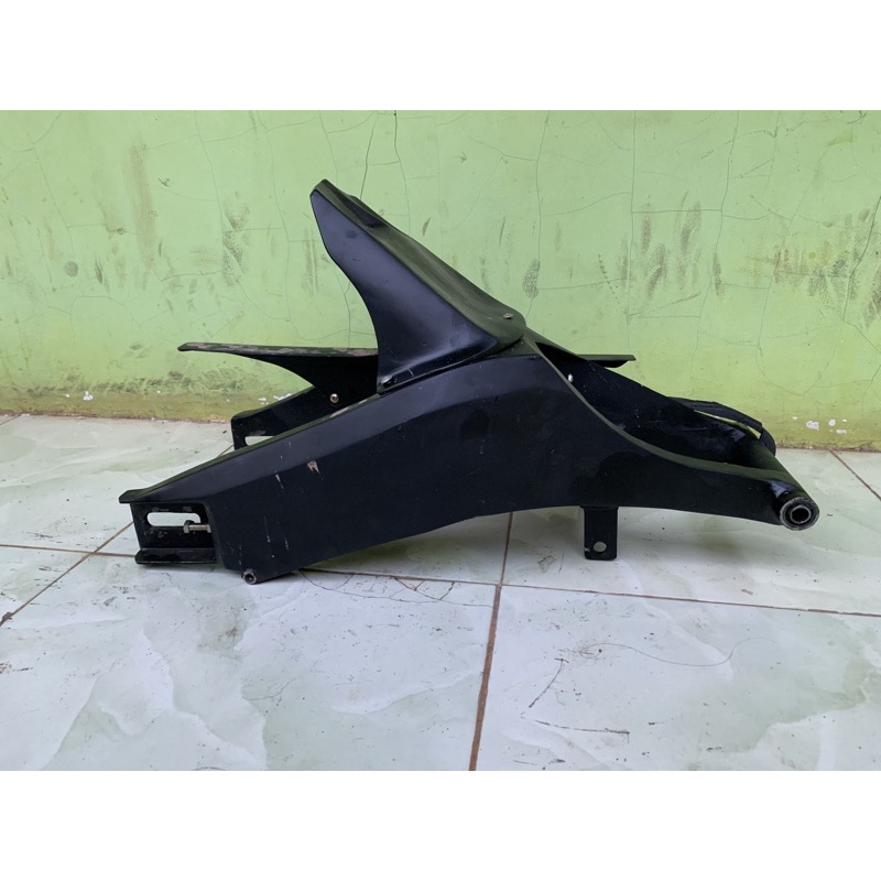 swing arm Gsx model yamaha r6