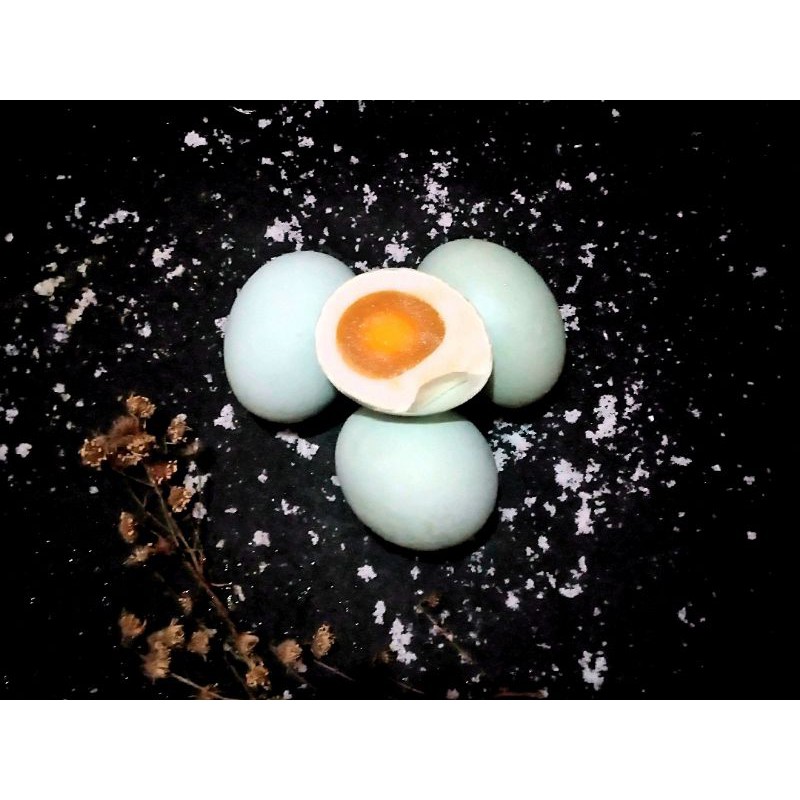 

Telur asin merah berminyak