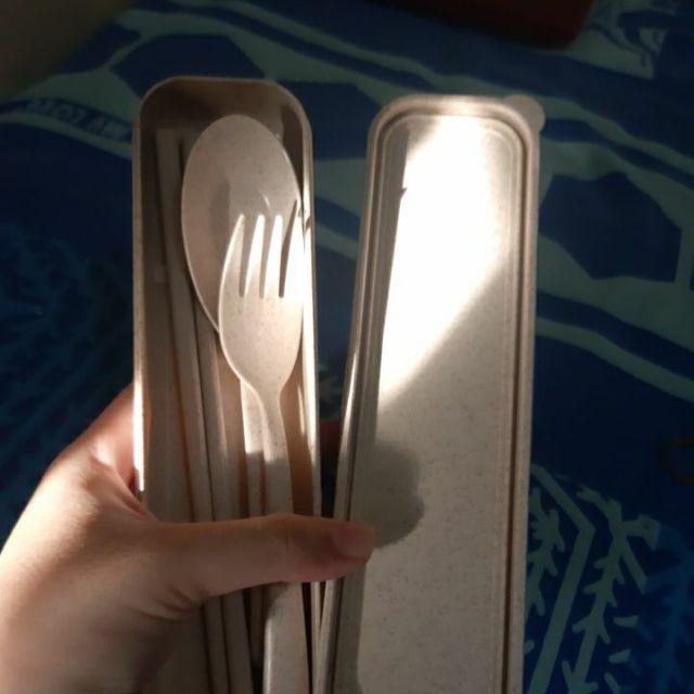 Fantacy.id Sendok Garpu Sumpit Set Cutlery Set Portable Travel Peralatan Makan Set Bahan Gandum