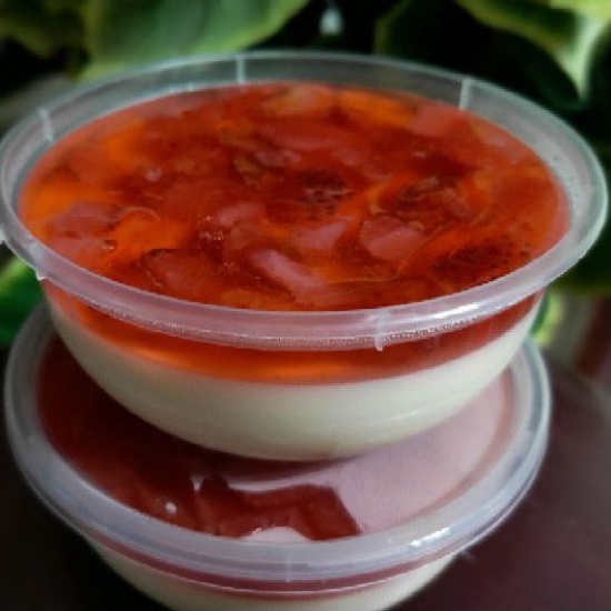 

strawberry milkycheeese pudding