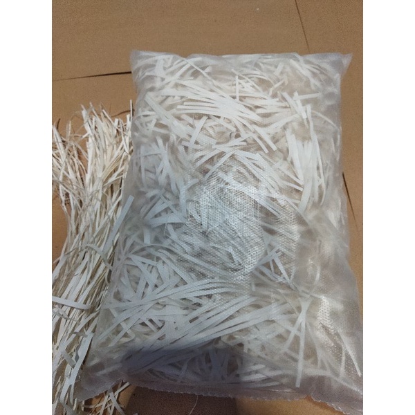 

Kertas cacah Kertas serut,pengaman paking,souvenir,1kg bersih