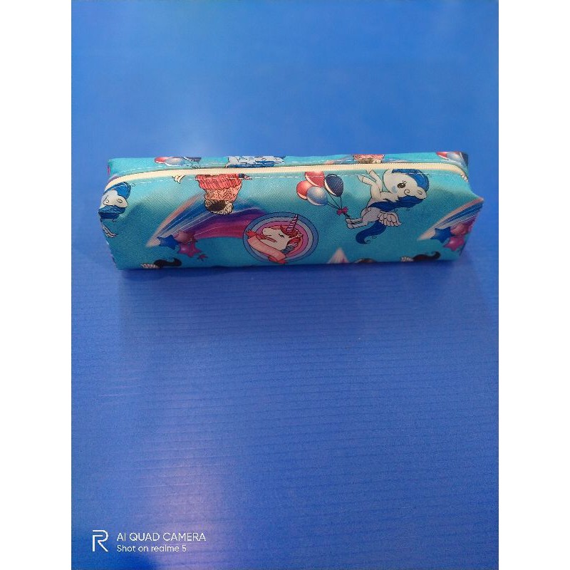 

Pencil Case Resleting Unicorn
