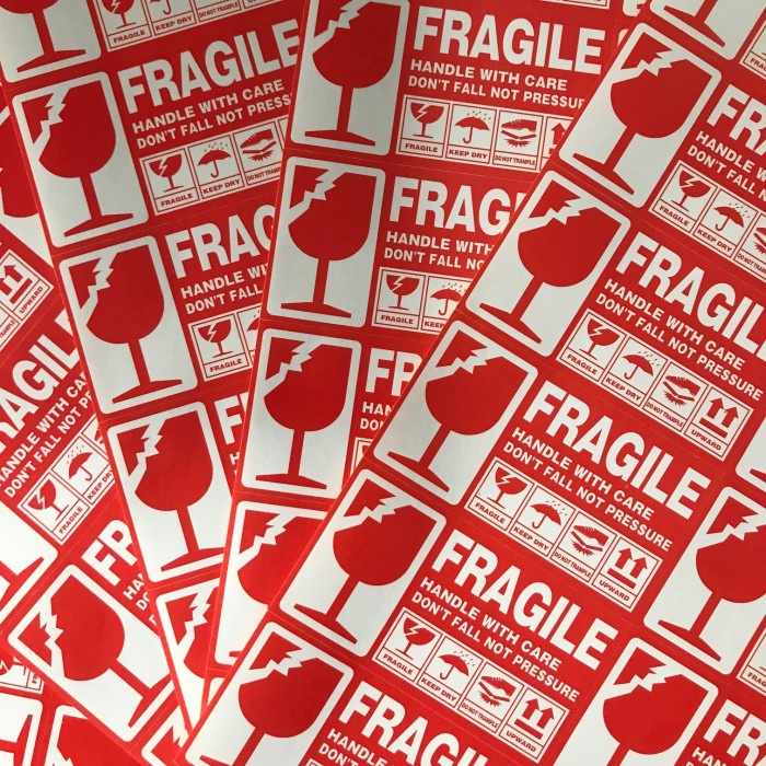 Stiker Pengiriman Fragile BUAT PARA TOKO ONLINE INI WAJIB warna stiker wajib random