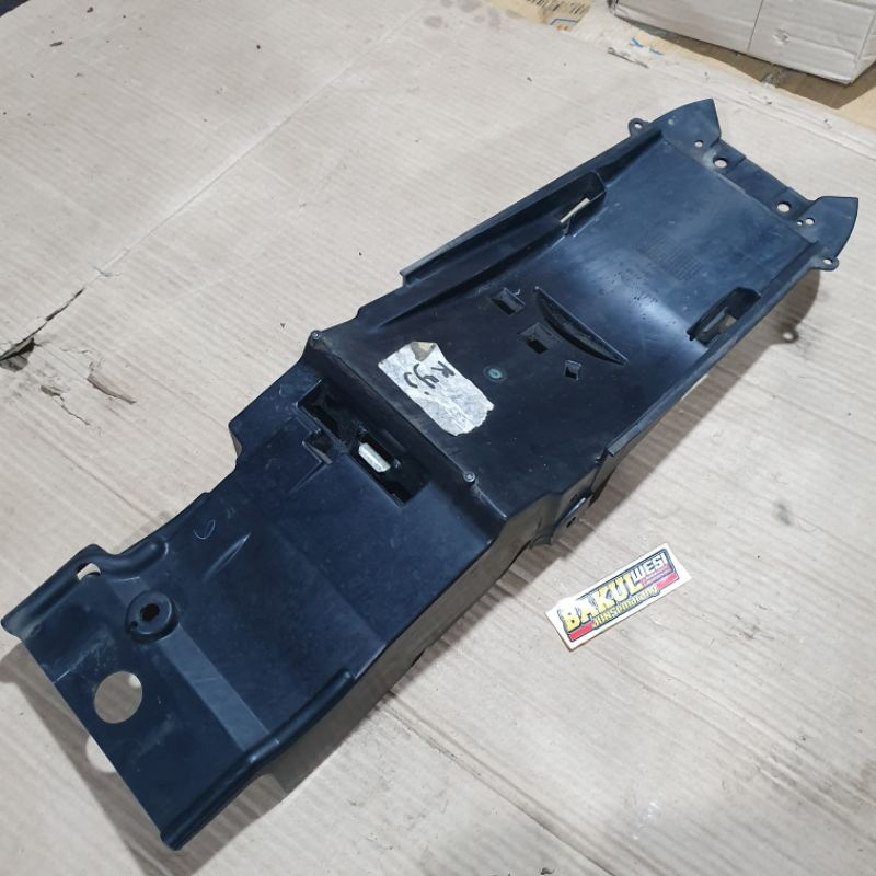 REAR FENDER B RR spakbor slebor kolong belakang cbr 250 r kyj thailand