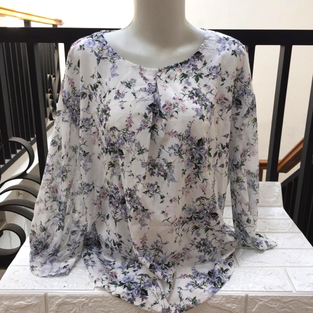 Preloved / Blouse Bunga-bunga / Blouse