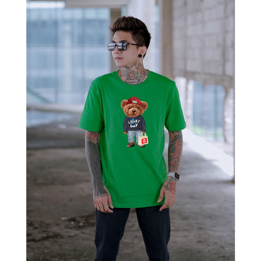 BRIGO Kaos Lengan Pendek Bear Lucky Guy II Kaos Distro BRIGO Beruang Lucky Guy II Kaos Katun Combed M-XL ( Pria &amp; Wanita )