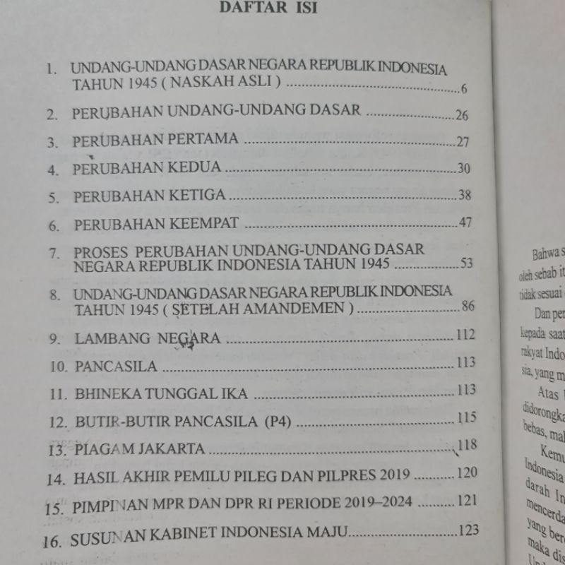 Buku UUD 1945 / Undang Undang Dasar (Amandemen)