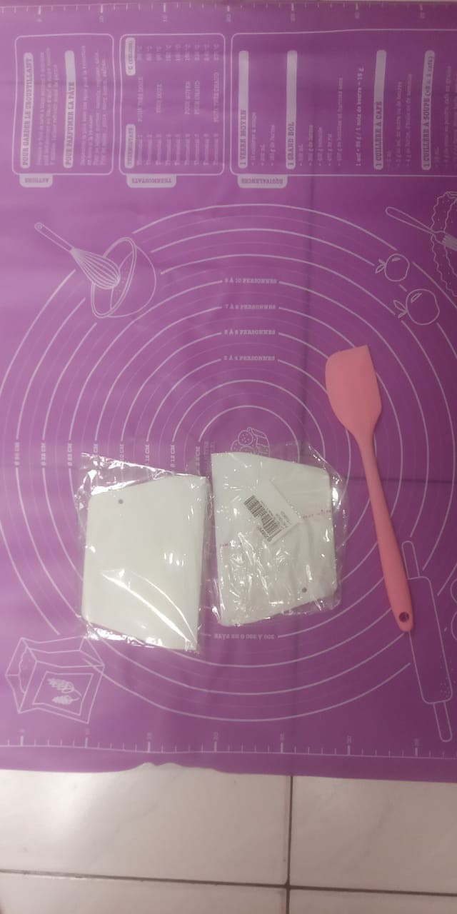 Pisau Pemotong Adonan Kue Bentuk Tangga Bahan Pp Warna Putih Lyhm