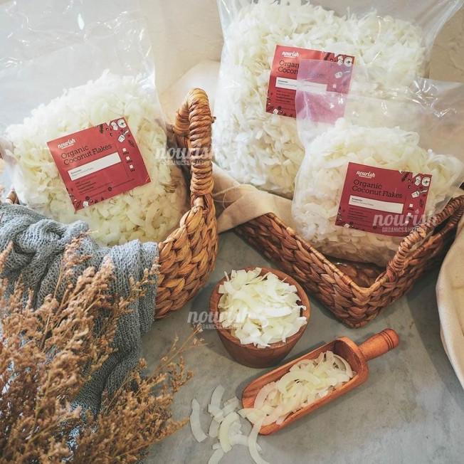 

COCONUT FLAKES (KELAPA PARUT KERING) 1KG