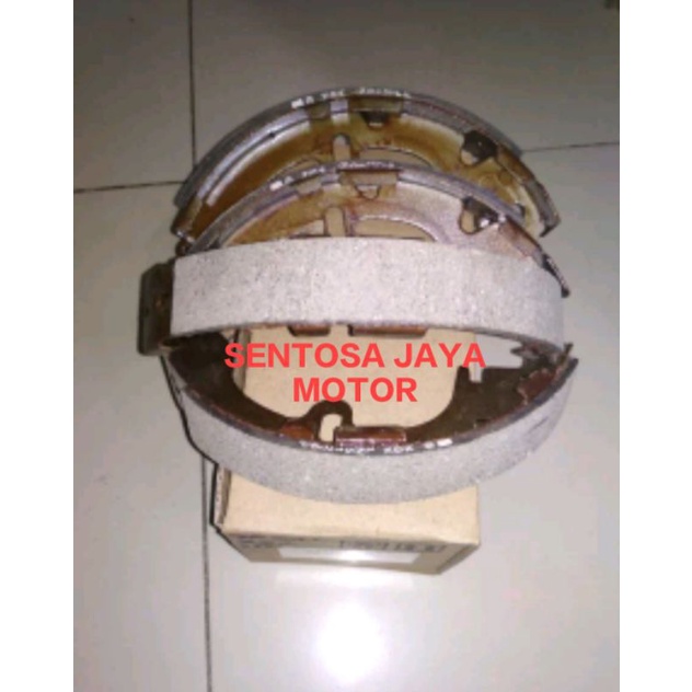 kampas rem belakang brake shoe corolla great corolla GL twincam Original