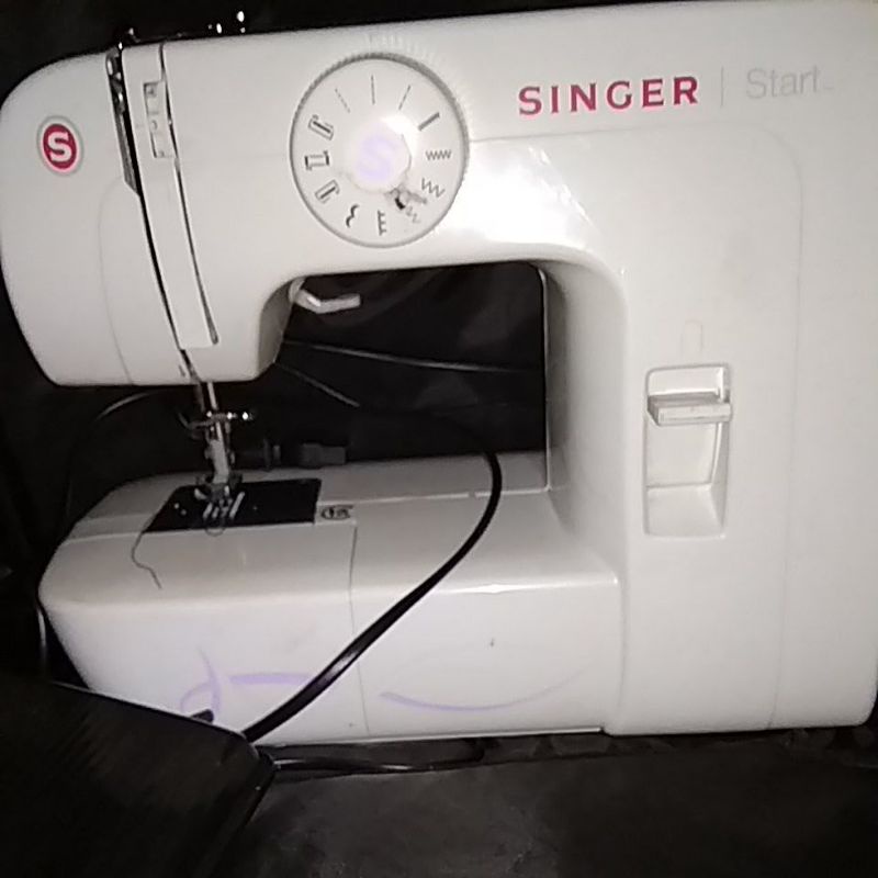 MESIN JAHIT PORTABLE SINGER 1306