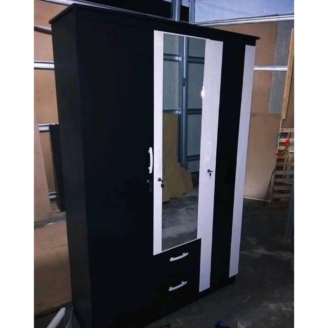 Lemari 3 pintu