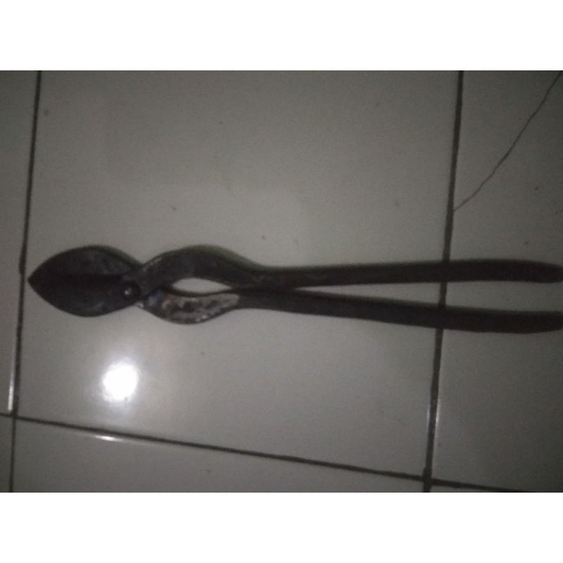 

gunting plat lulus