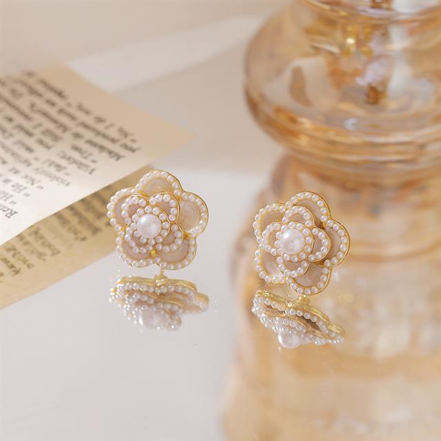 Sterling silver jarum Korea anggun online influencer fashion Pearl Camellia sederhana liar anting-an