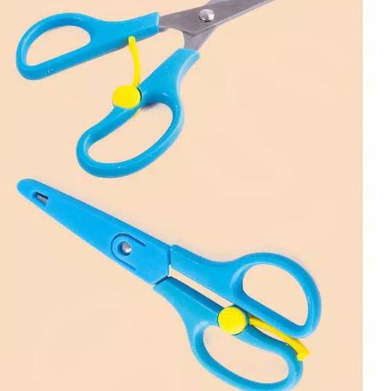 

ITB Gunting Makanan Anak !!