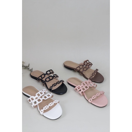 Emeralda Chain Sandals