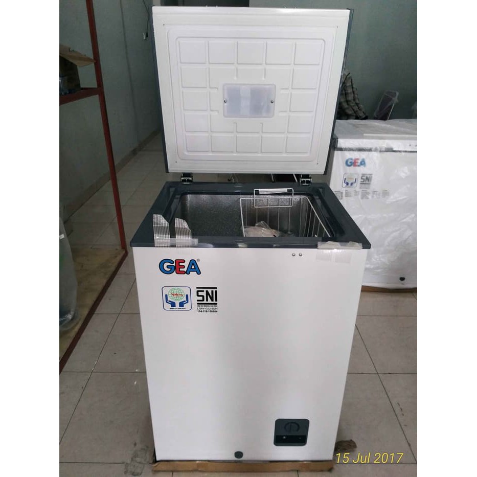 Chest Freezer Lemari Pembeku GEA AB 108 R 100 Liter Low Watt