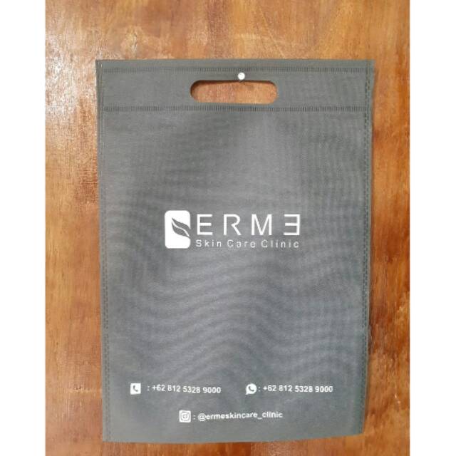

Tas spunboond dan jasa sablon 1 sisi 1 warna