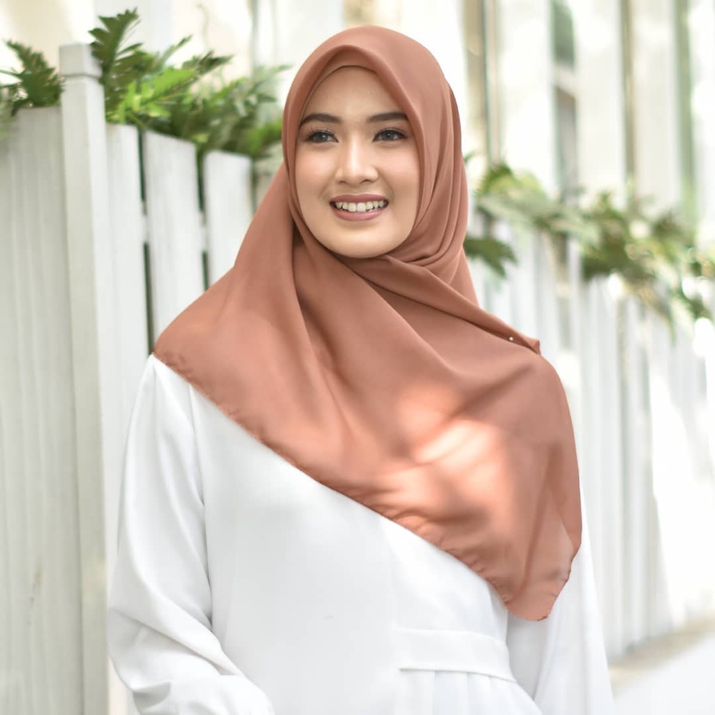 Hijab Bella Square II Hijab Segiempat Bella Square II Hijab Pollycotton II Kerudung II Jilbab-CHOCO