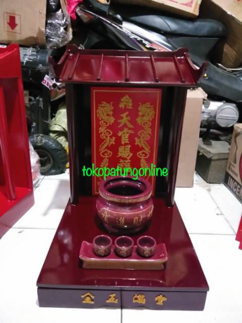 Rumah Dewa Bumi Tecukong Tutikong 2 Pilar