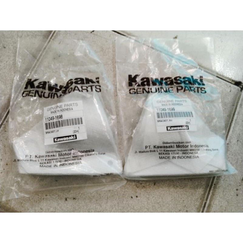 kupingan lampu depan ninja ss original