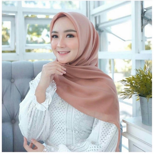 BELLA SQUARE PART 1 - HIJAB JILBAB KHIMAR KERUDUNG BERGO SEGIEMPAT Jahit Tepi - Murah Best Seller 100Warna