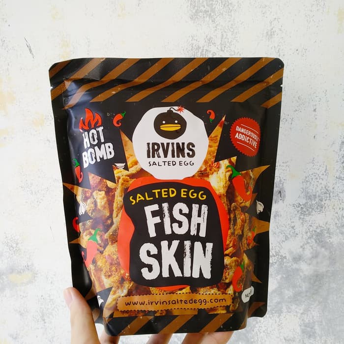 

IRVINS Hot Bomb Salted Egg Fish Skin 105 Gram Made in Singapore ~ kp1048