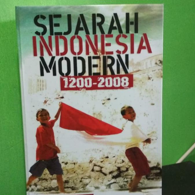 

sejarah indonesia modern 1200-2008 by M.C RICKLEFS - Best Seller